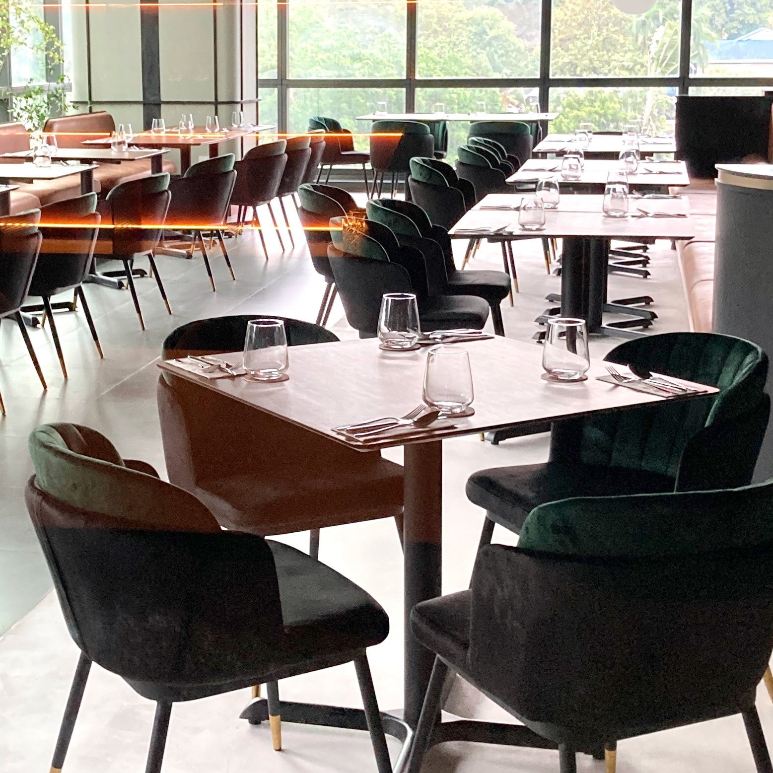 TANA Cafe Table