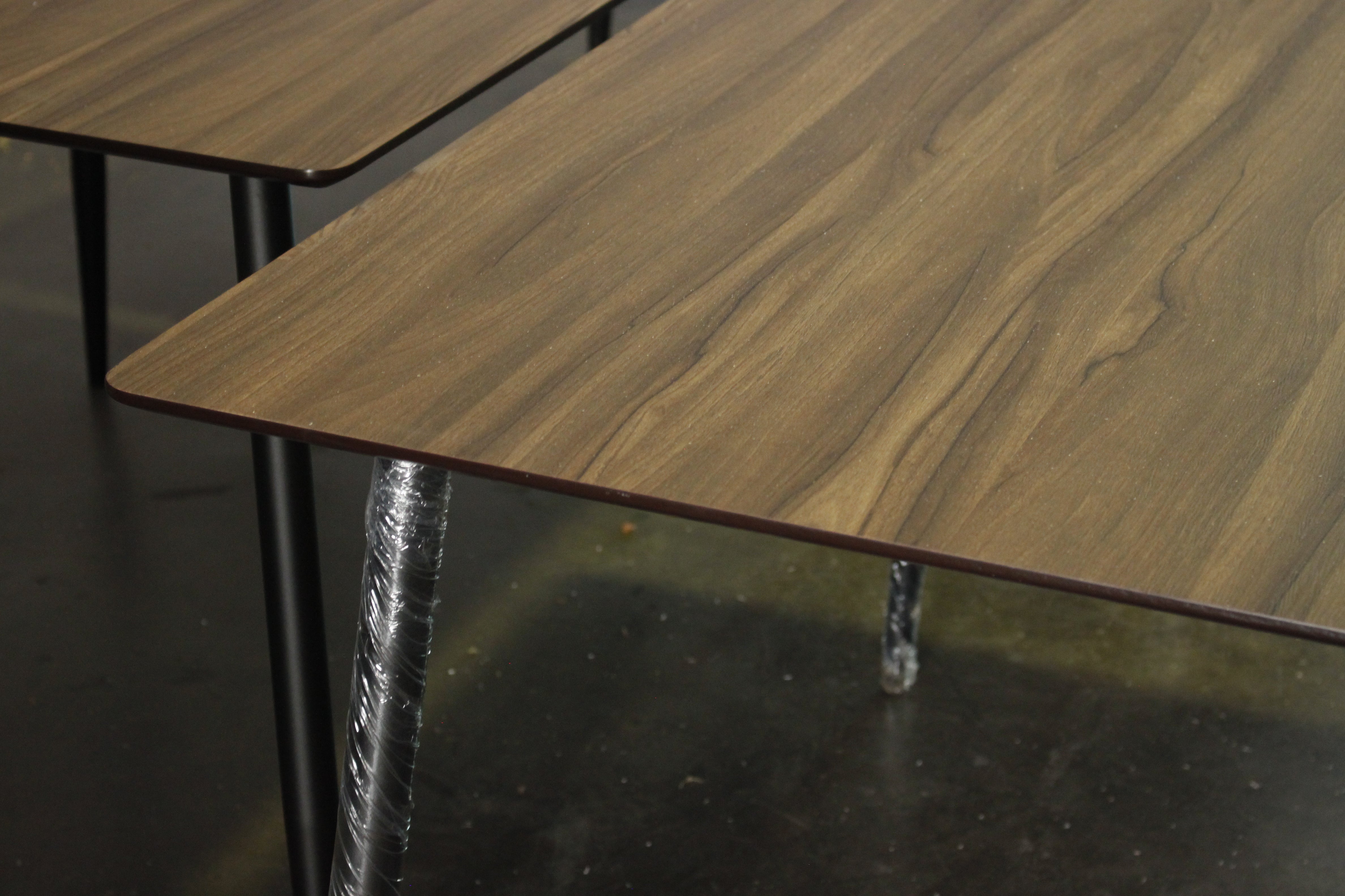 TIRUS Dining Table