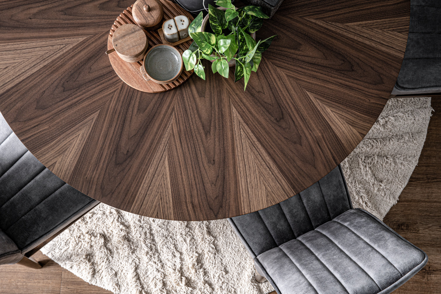 Round Dining Tables