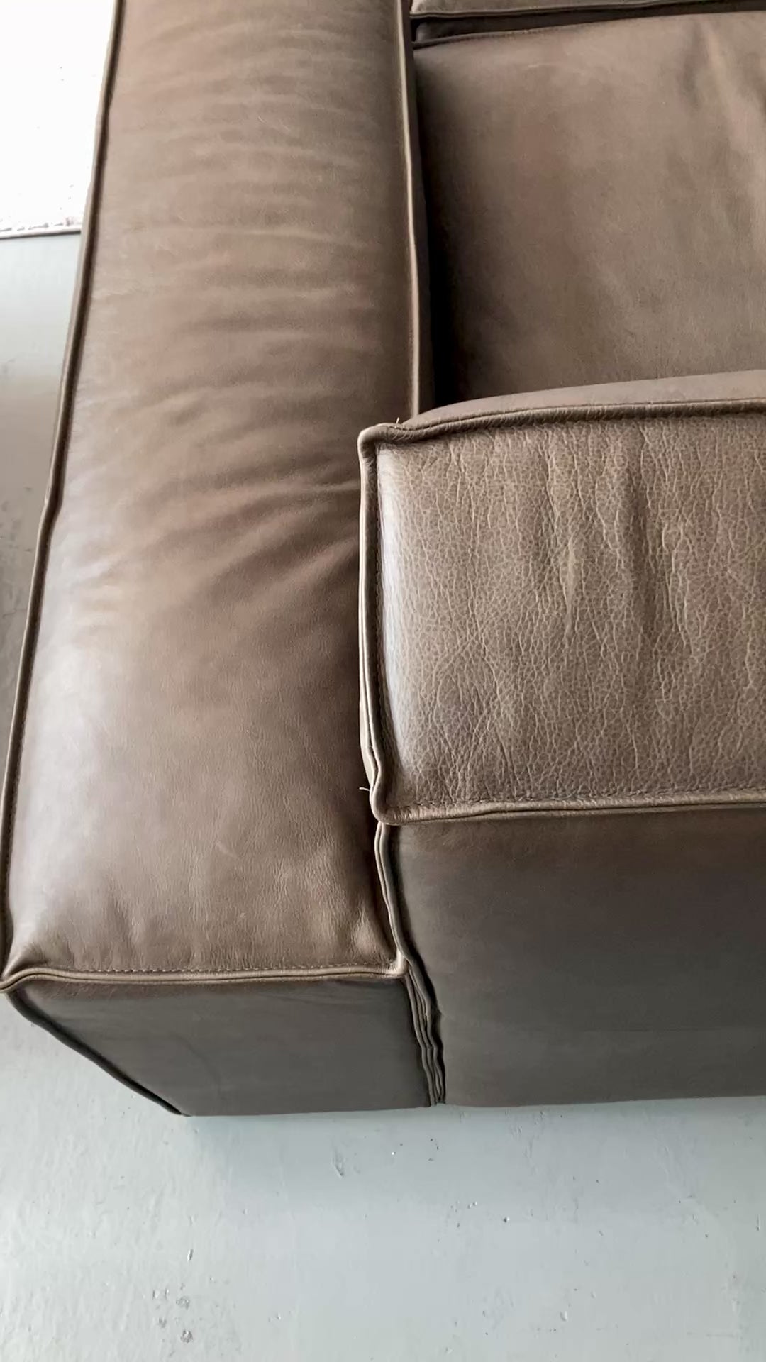 ESSIMERI Sofa 4 Seater with foot stool
