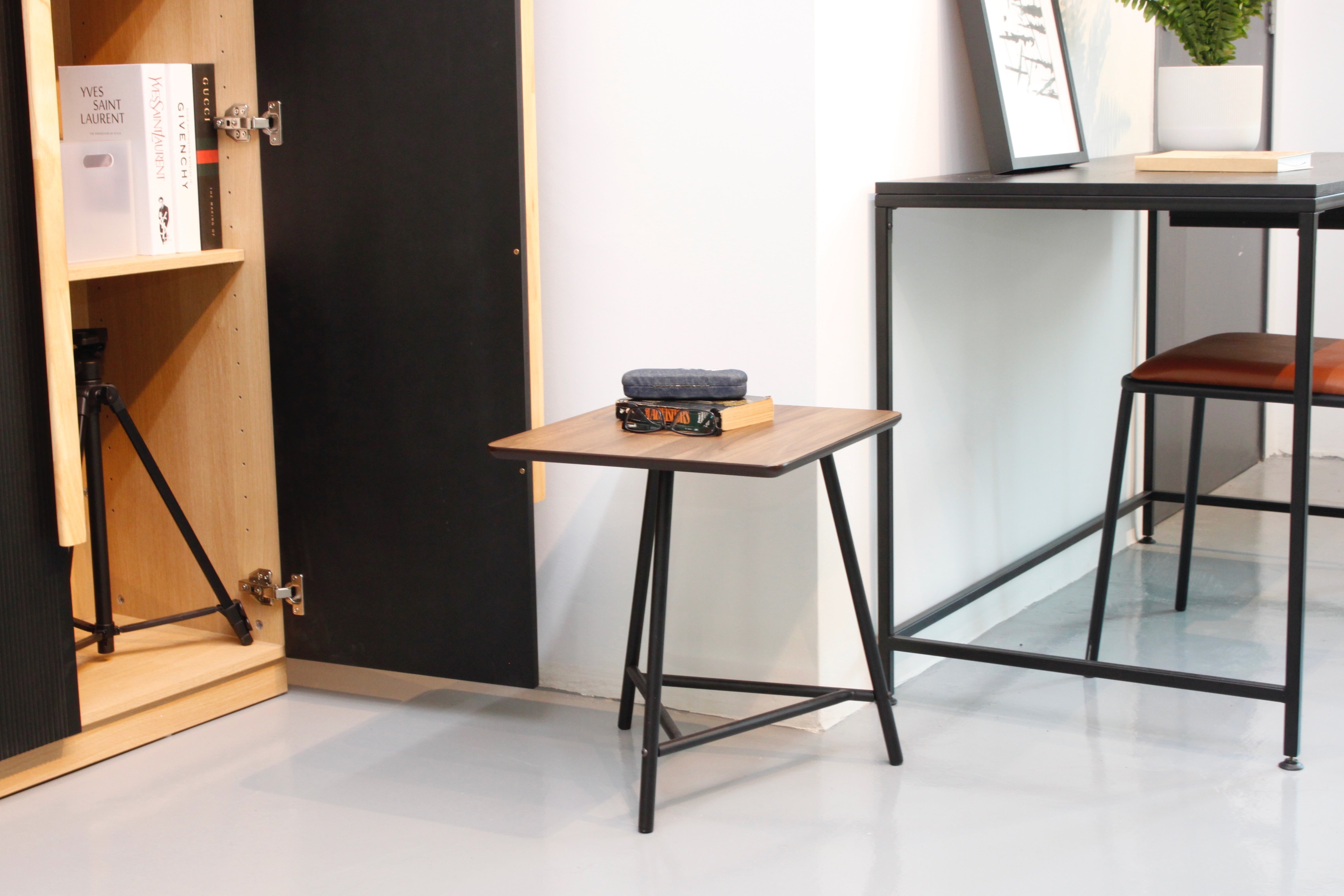 CANVAS Side Table V2.0 Walnut Top Exhibit Sales at Seremban 2 Offline Store