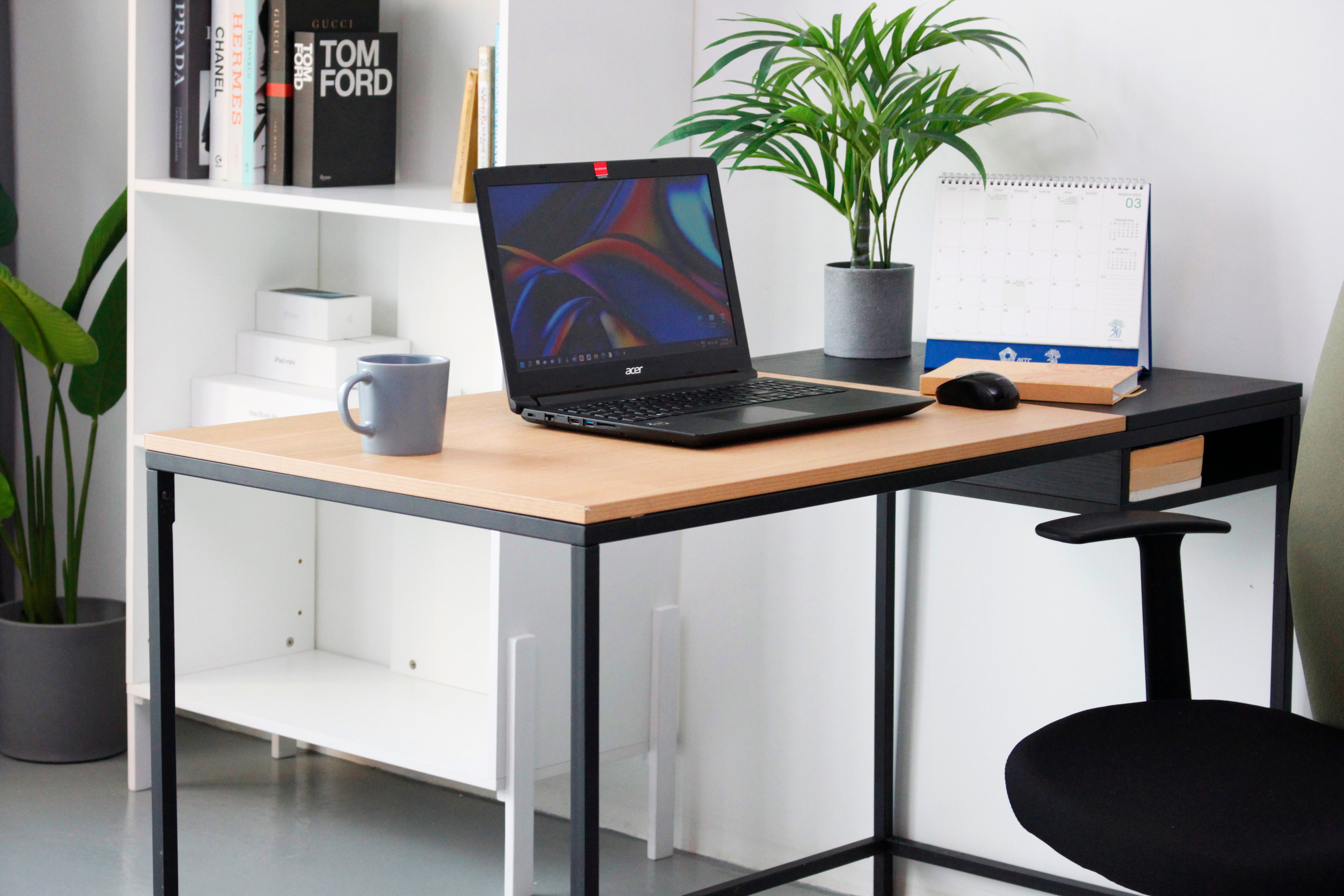 GARIS Desk V3.0 Oak & Black Top